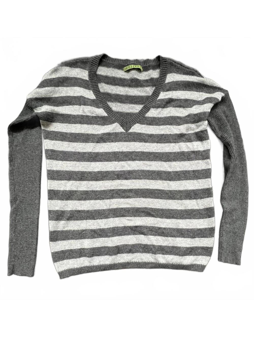 Velvet Brand Striped V-Neck Long Sleeve Sweater - M